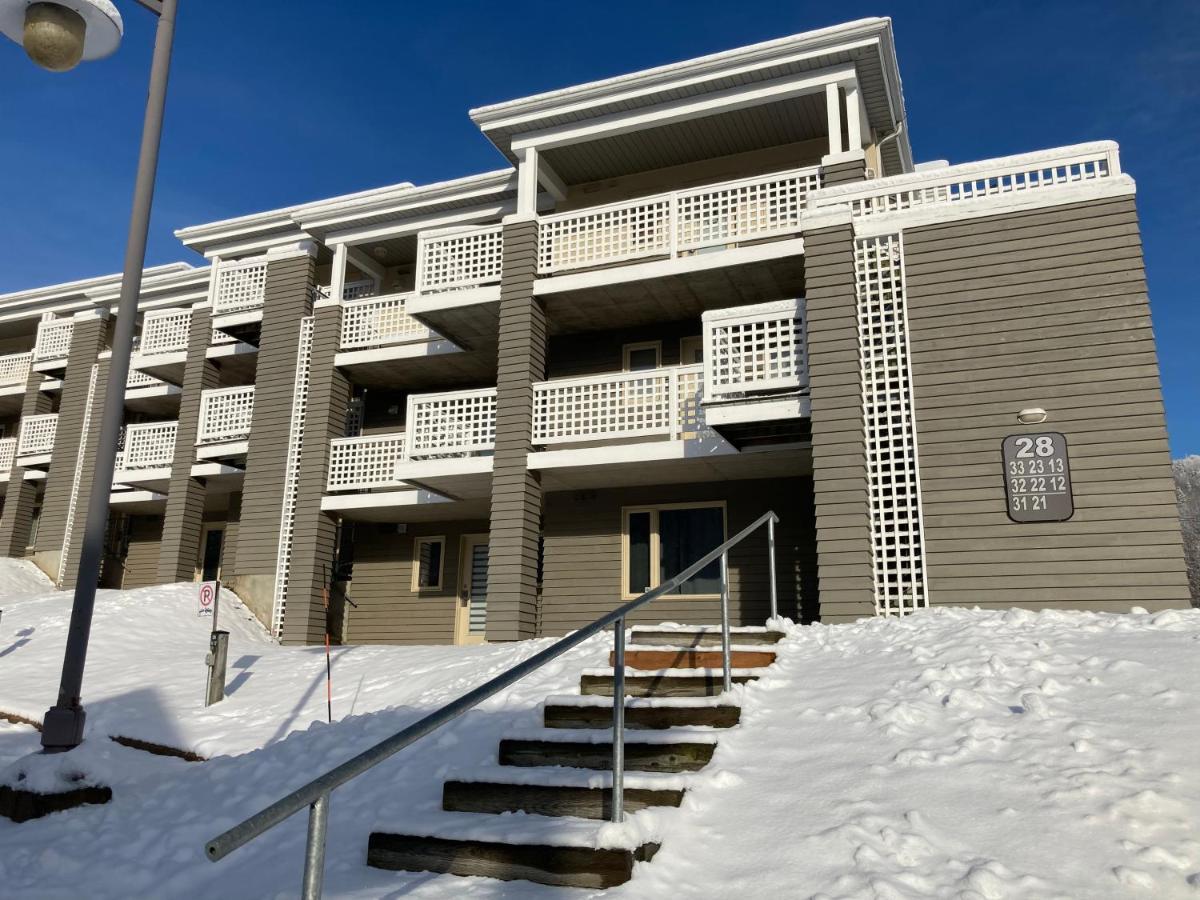 Ski-In, Ski-Out Chaleureux Studio Loft Au Pied Des Pistes De Ski Lägenhet Stoneham Exteriör bild